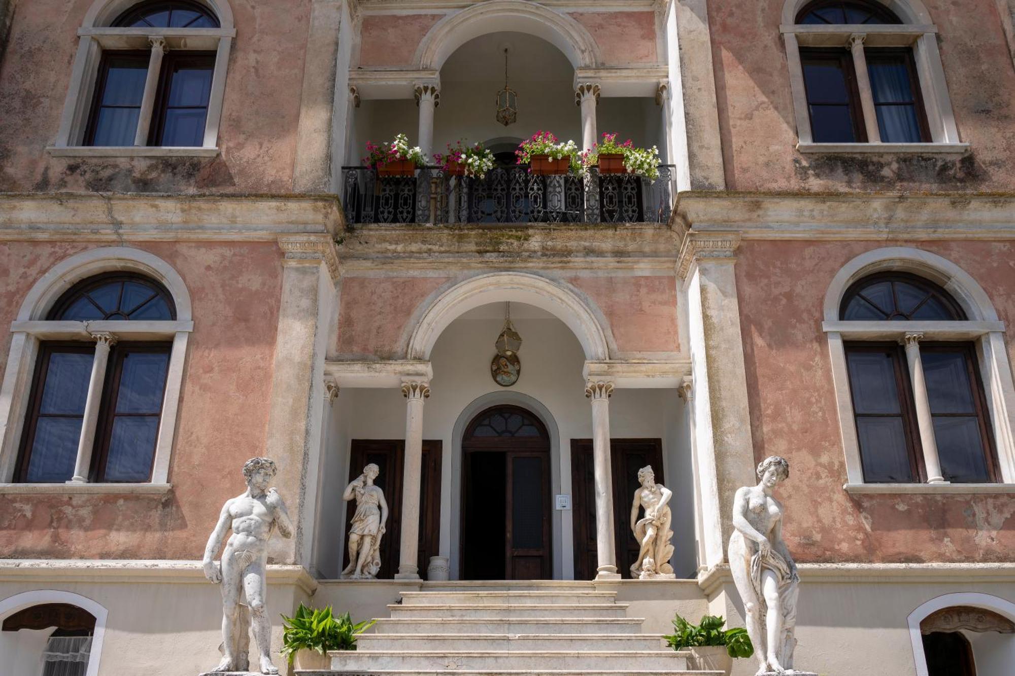 Villa Petri Vicopisano Exteriör bild
